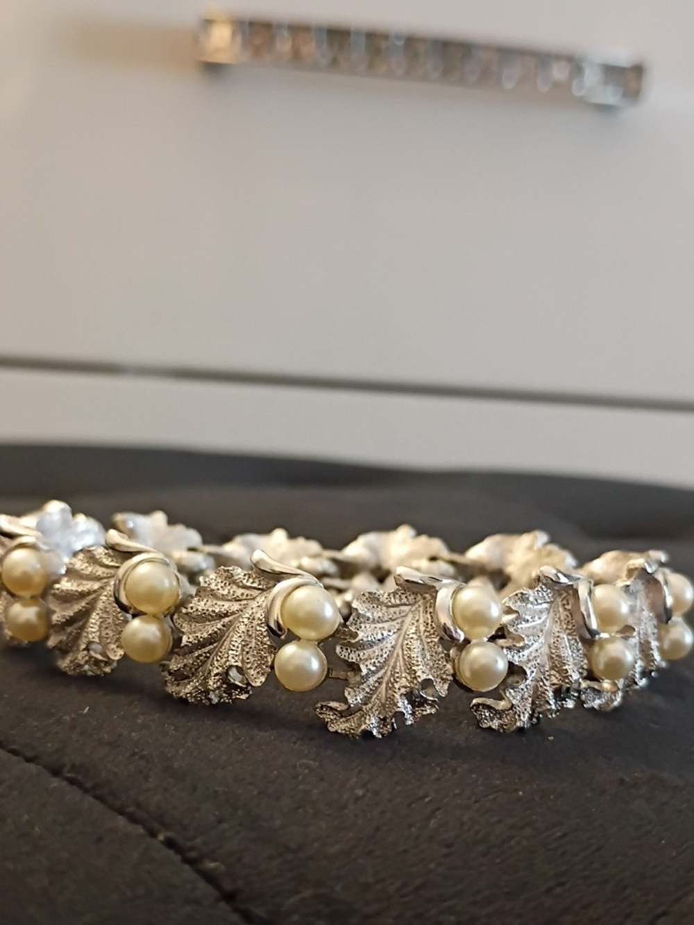 Vintage Silver Leaf Bracelet with Cream Pearls - Women Jewelry